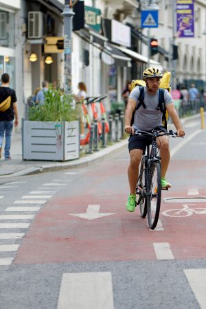 Buglyó Juliánna: Mit kellene enni? című novella illusztrációja a Múzsák Könyvtárában.