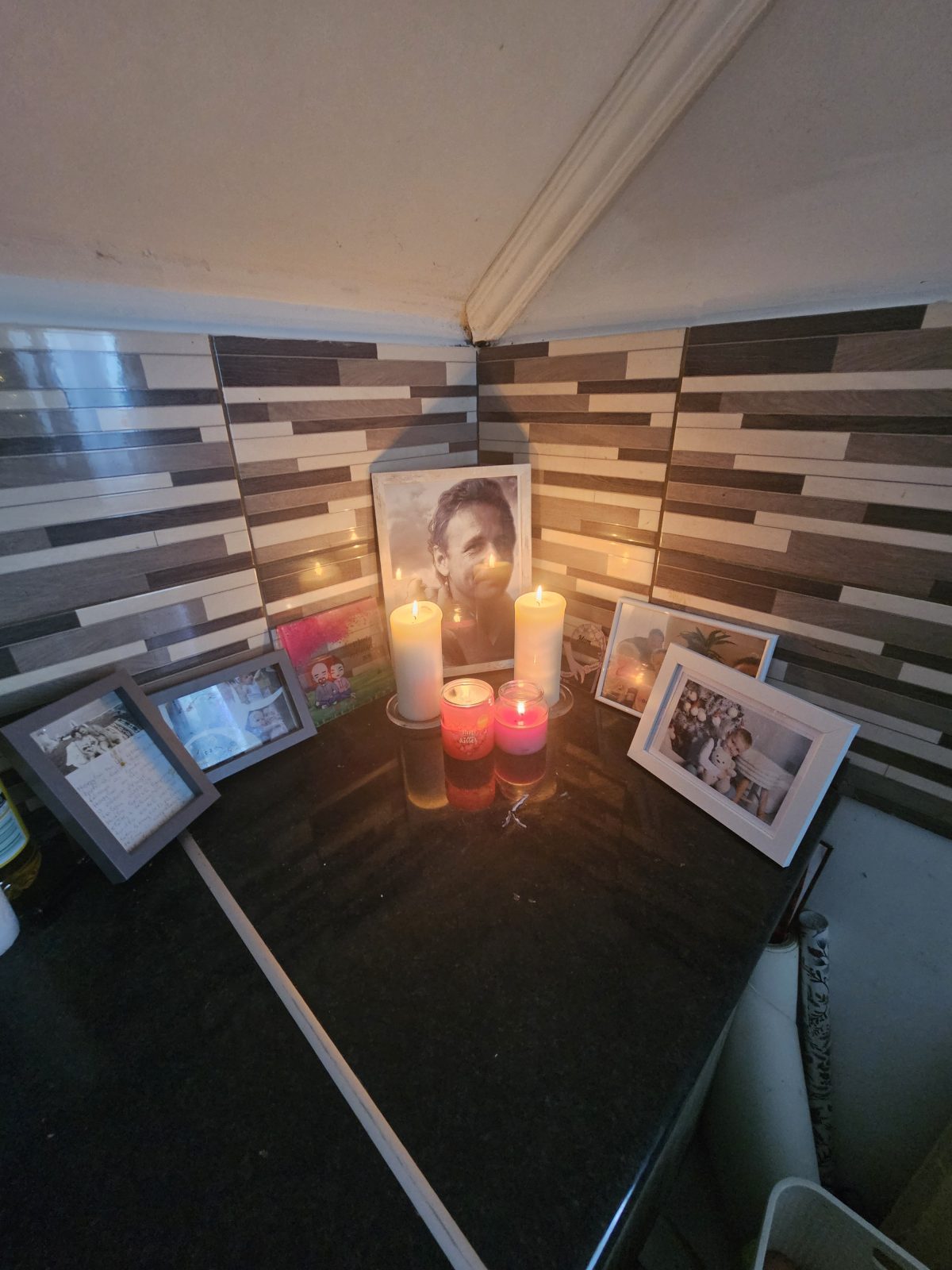 Kollár Kornélia: Őrizzük minden pillanatod című vers illusztrációja a Múzsák Könyvtárában